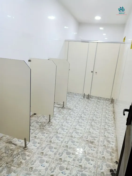 Hệ nhôm định hình vách ngăn nhà vệ sinh compact hpl mang lại sự chuyên nghiệp