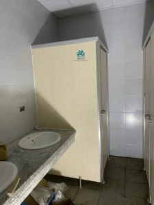 Vách ngăn nhà vệ sinh bằng tấm compact hpl cao cấp thêm đẳng cấp cho công trình hiện đại