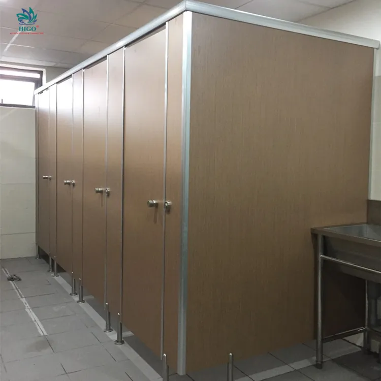 Thi công vách ngăn vệ sinh bằng tấm compact giải pháp tiết kiệm chi phí