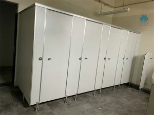 Tấm vách ngăn nhà vệ sinh compact ưu điểm và ứng dụng khu vệ sinh thẩm mỹ