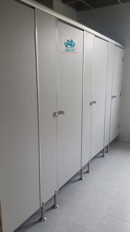 Chia sẻ mẹo phân biệt tấm vach ngan ve sinh theo độ bền loại 1 và loại 2