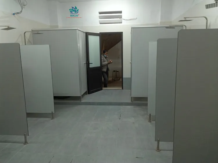 Nên chọn mua vách ngăn nhà vệ sinh Compact HPL hay MFC chống nước?
