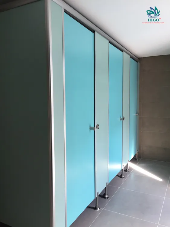 Vách ngăn vệ sinh tấm compact hpl mang đến công dụng chia tách không gian hiệu quả 